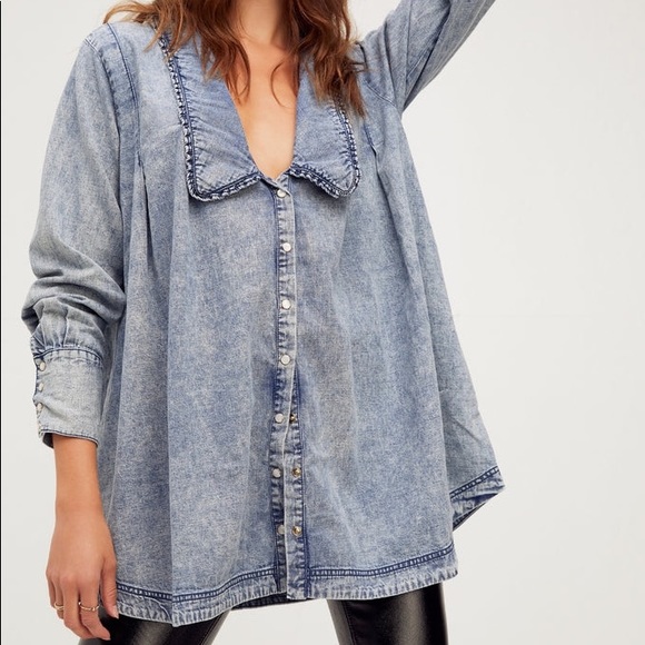 Free People Tops - Free People Charlie women’s Denim Buttondown shirt Small NWT
